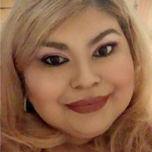 Meet your Posher, Suzanne